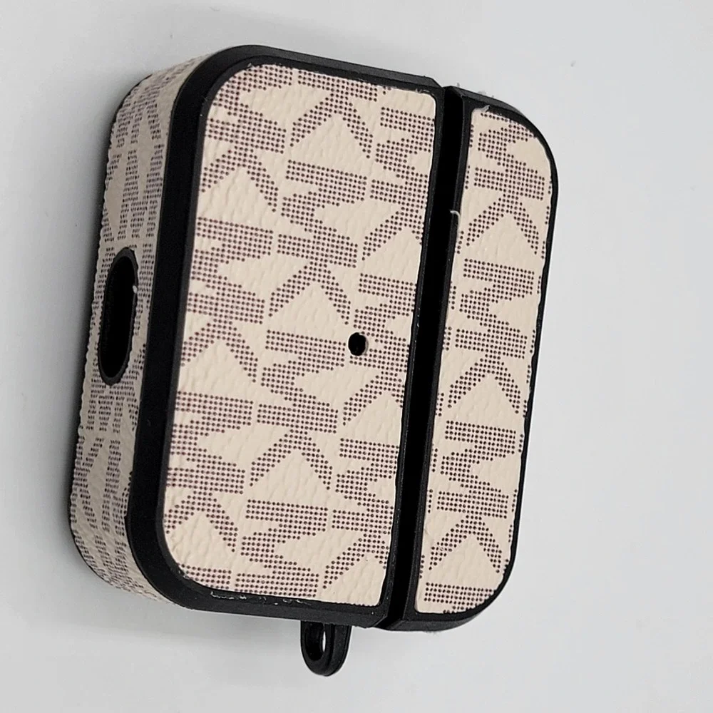 MK Logo‎ Case Cover Ipod Pro Max 1 And 2 Preteen Teen Read